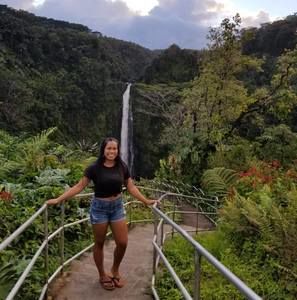 Meet your Posher, Leina'ala